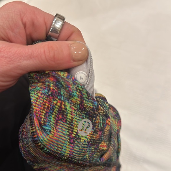 lululemon Size 4 Energy Bra in Neon Multi - Picture 3 of 3